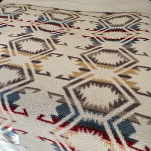 Pendleton Avra Valley Sherpa Fleece Blanket King Cal King 112"x92" Ivory Aztec